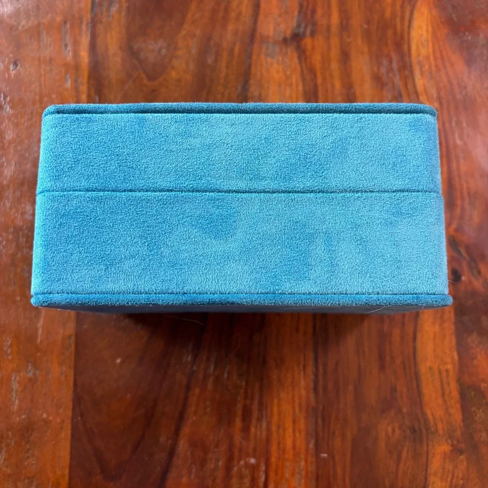 La‎ Mer Teal Blue Velvet Luxury Jewelry Skincare Storage Box Case Hinged Lid